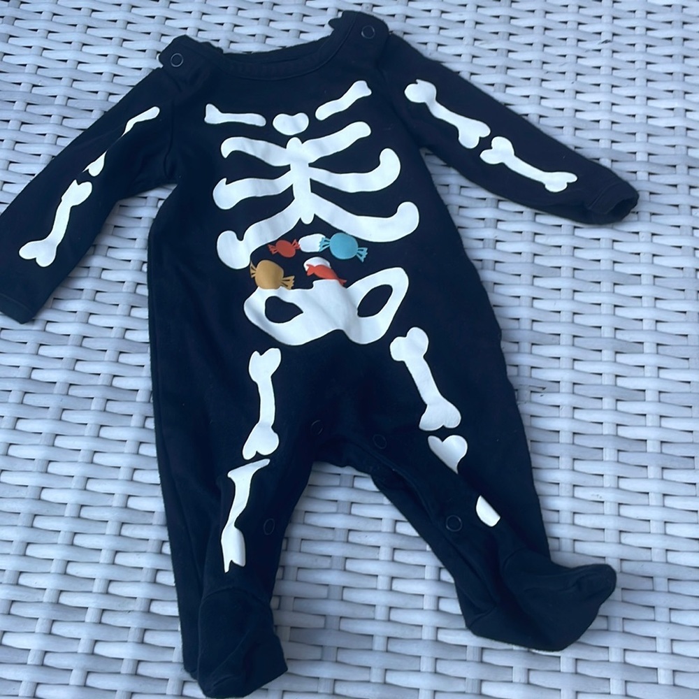 Carter's Black Skeleton Halloween Candy Footed Sleeper Size NB